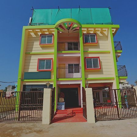 בובנשוואר Hotel Grand Paradise מראה חיצוני תמונה