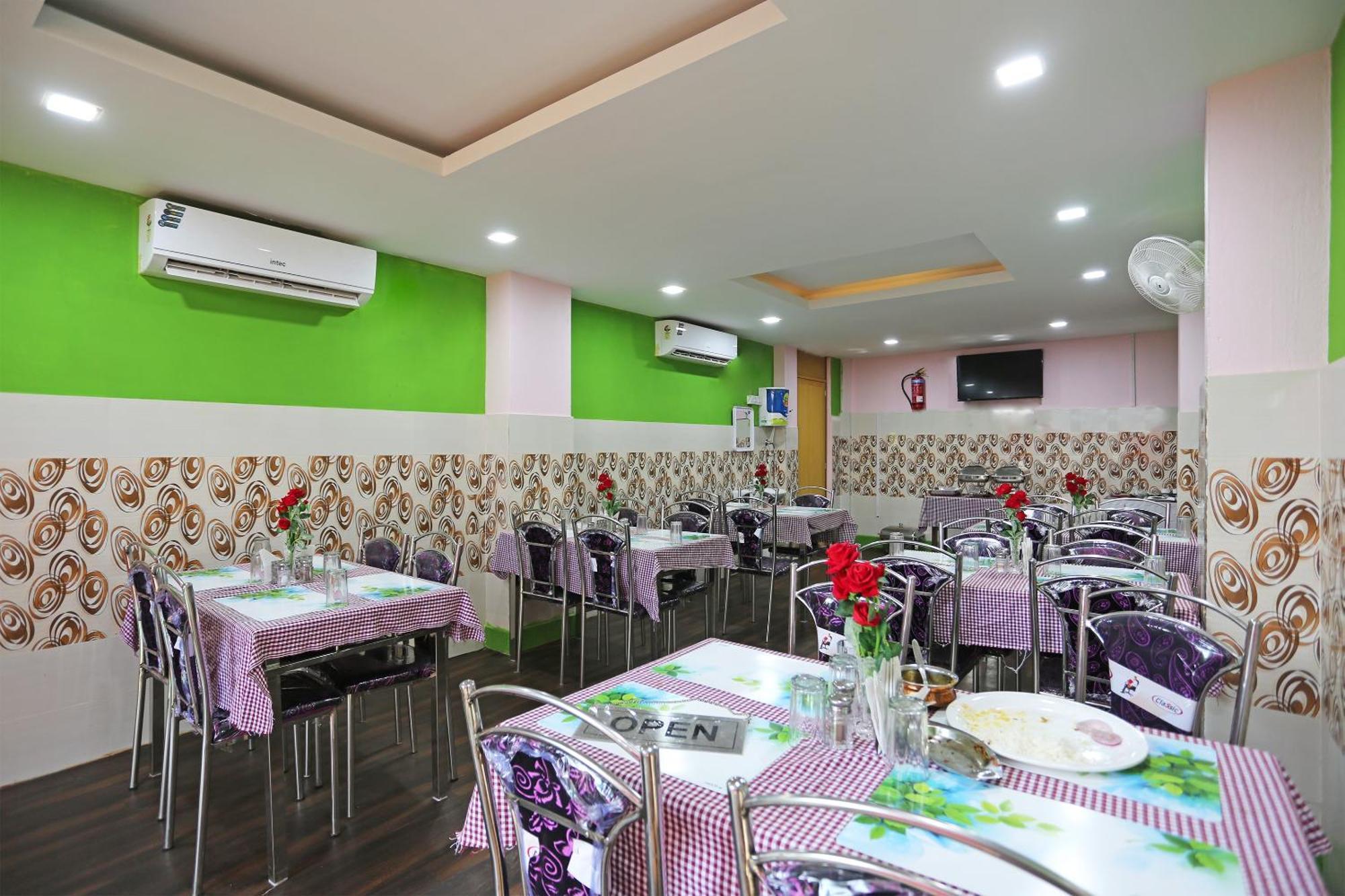 בובנשוואר Hotel Grand Paradise מראה חיצוני תמונה