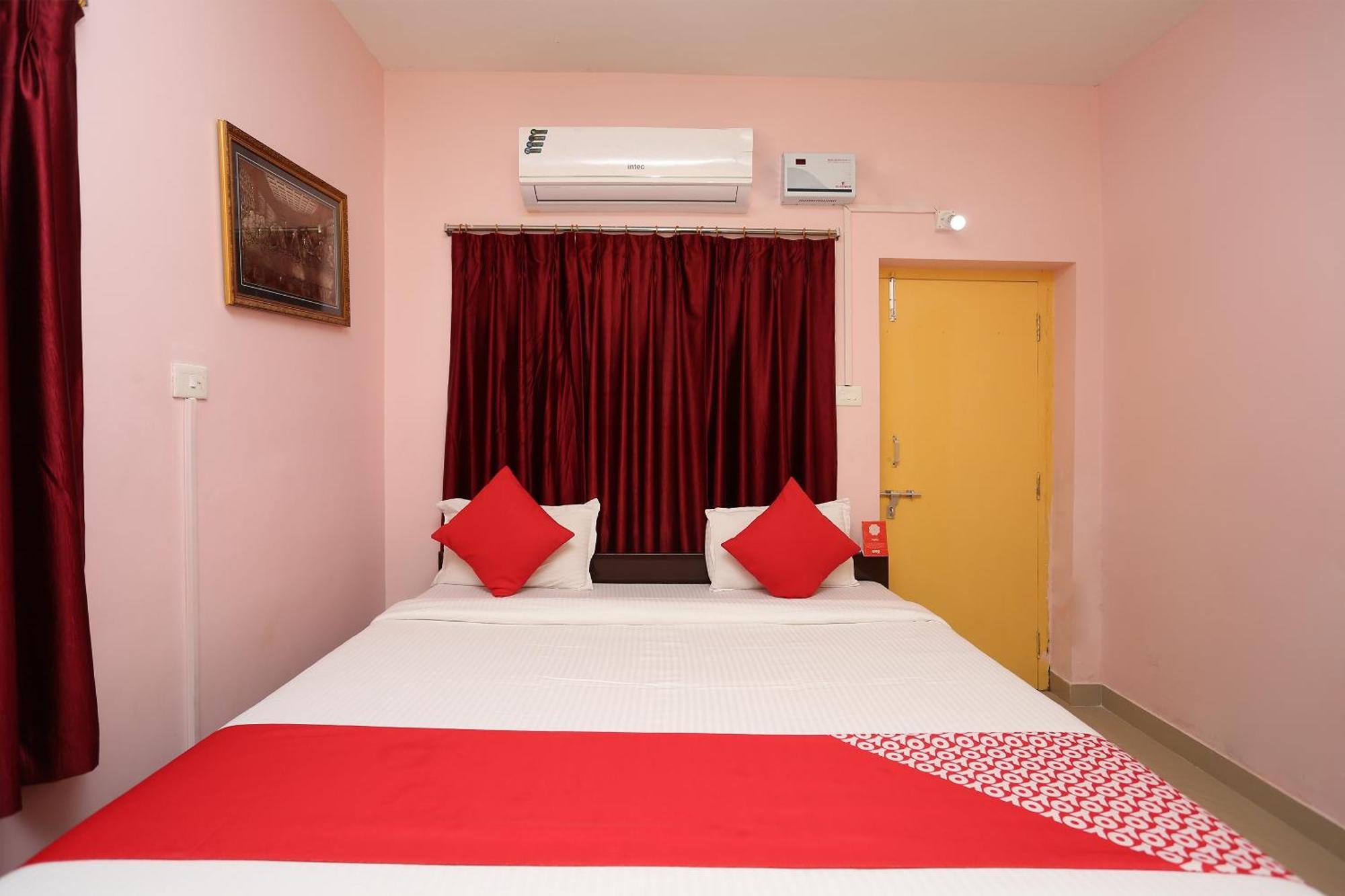 בובנשוואר Hotel Grand Paradise מראה חיצוני תמונה