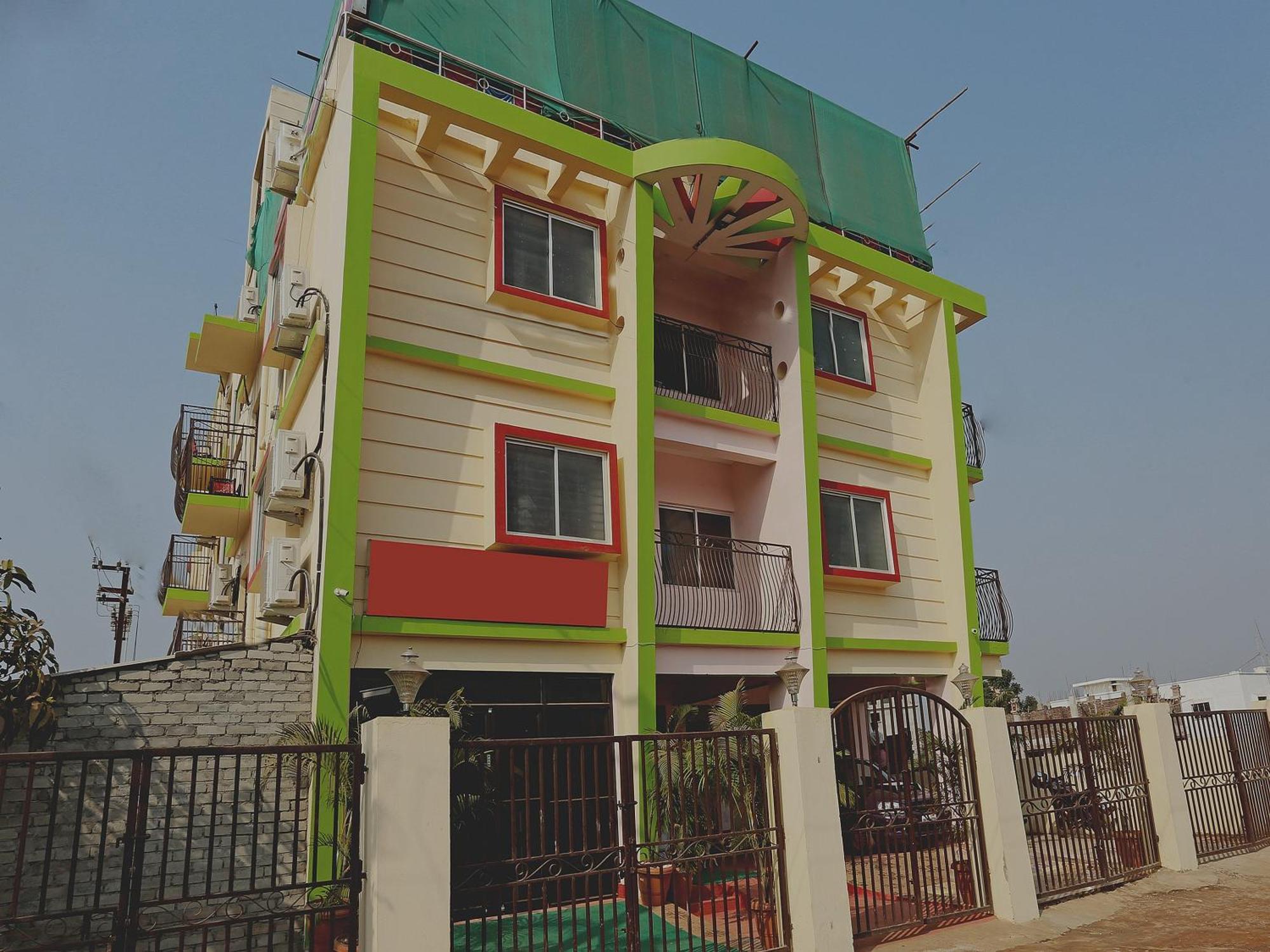 בובנשוואר Hotel Grand Paradise מראה חיצוני תמונה