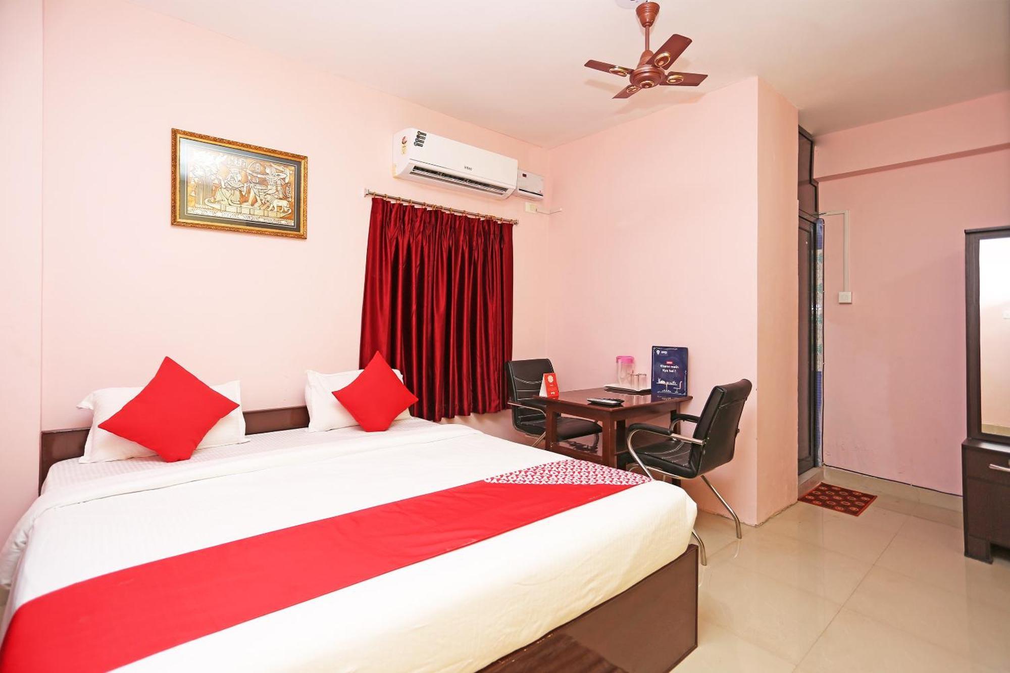 בובנשוואר Hotel Grand Paradise מראה חיצוני תמונה