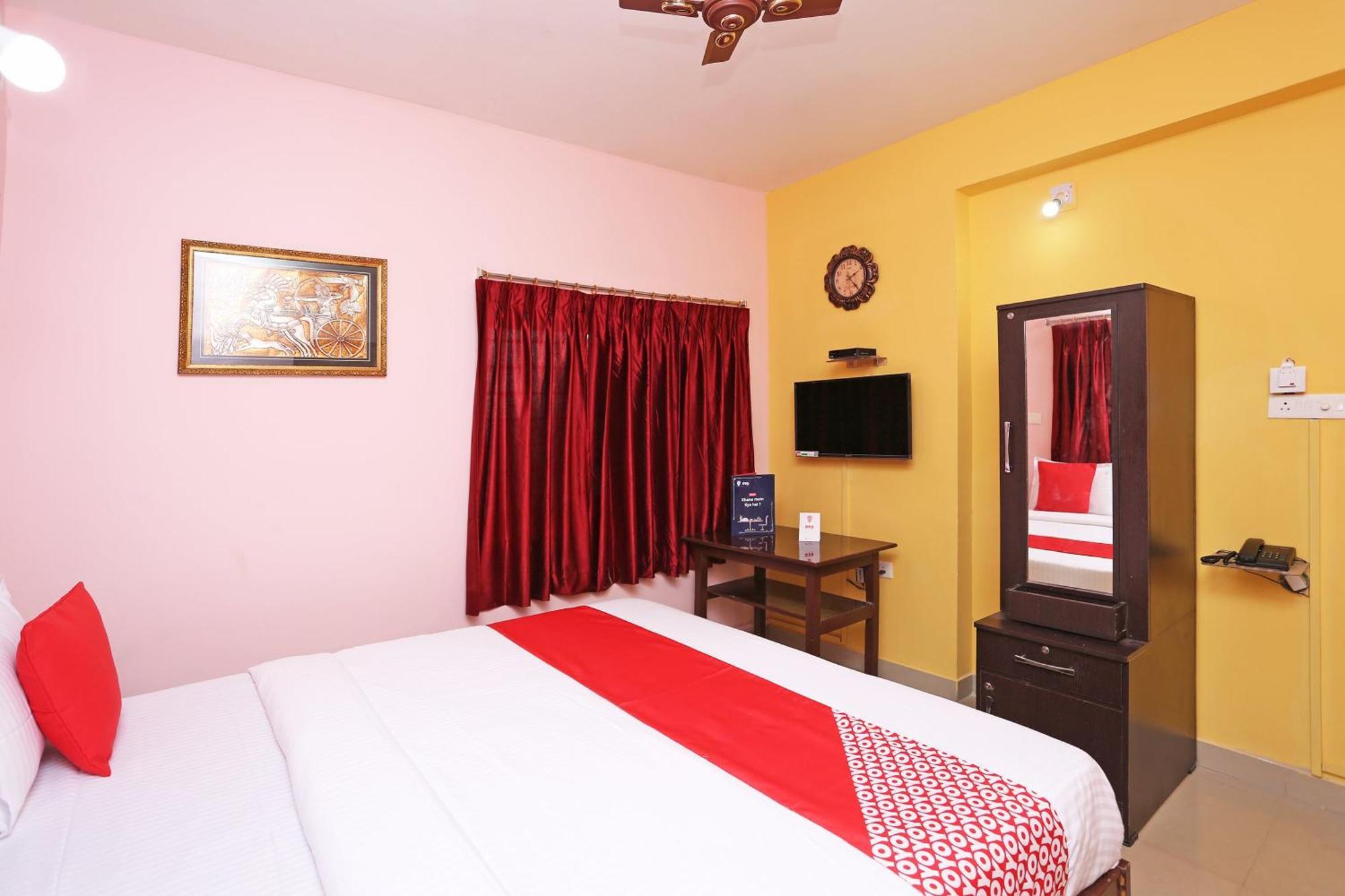 בובנשוואר Hotel Grand Paradise מראה חיצוני תמונה