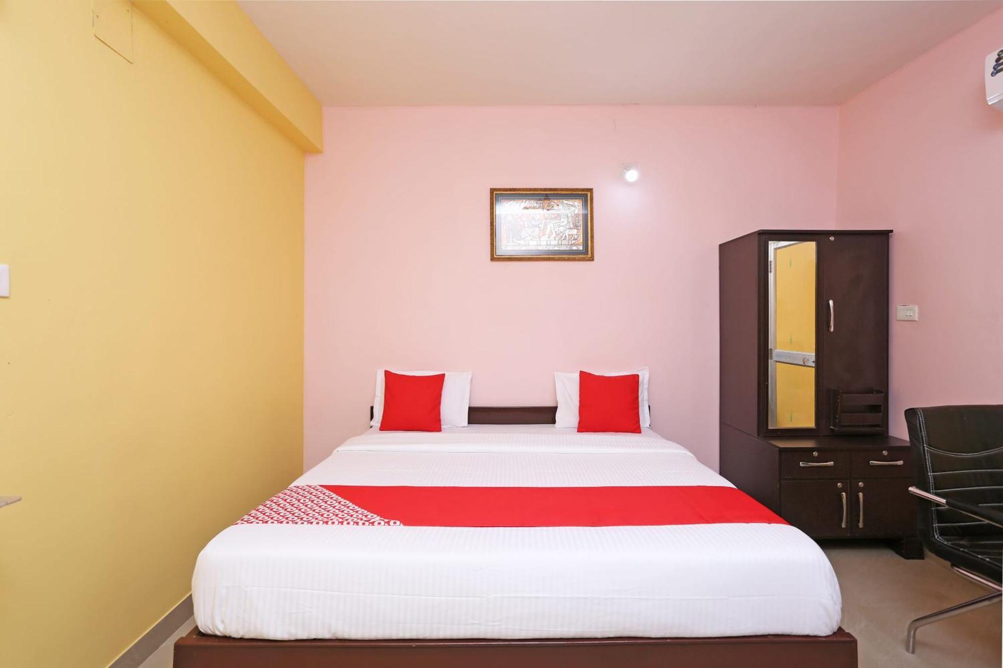 בובנשוואר Hotel Grand Paradise מראה חיצוני תמונה
